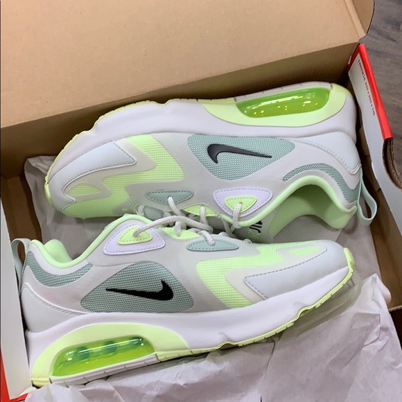 W NIKE AIR MAX 200 - Picture 10 of 16